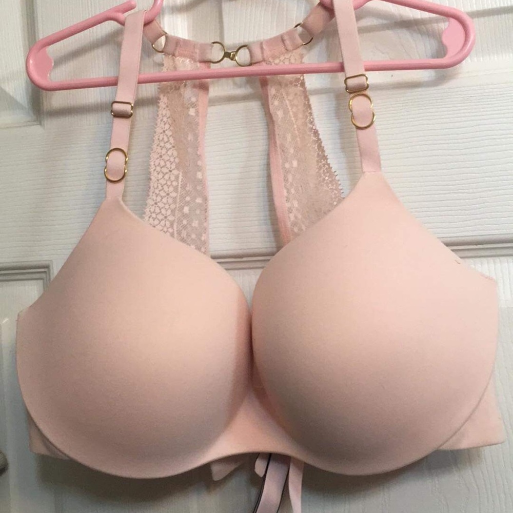 VICTORY SECRET NWOT BRA SIZE 34 D